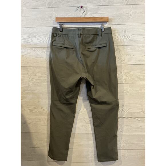 Lululemon MP26 Men’s Commission Classic-Fit Pant 28” – Size 31 Grey Sage - Picture 3 of 6